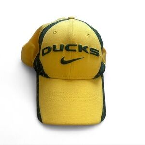 Y2K Oregon Ducks Yellow & Grenn Nike Vintage Flexfit Hat Size S/M
